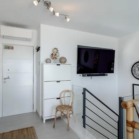 Luxuria Private Pool Villa *