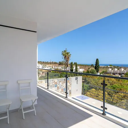 Luxuria Private Pool