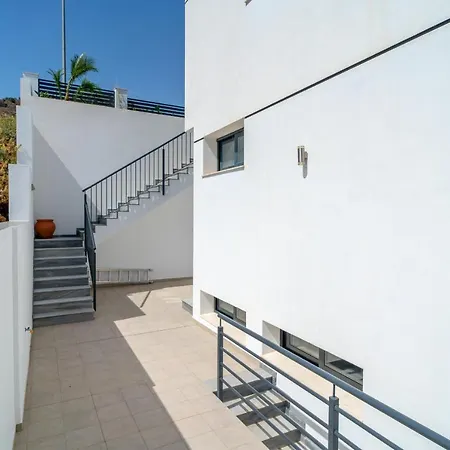 Luxuria Private Pool Villa *