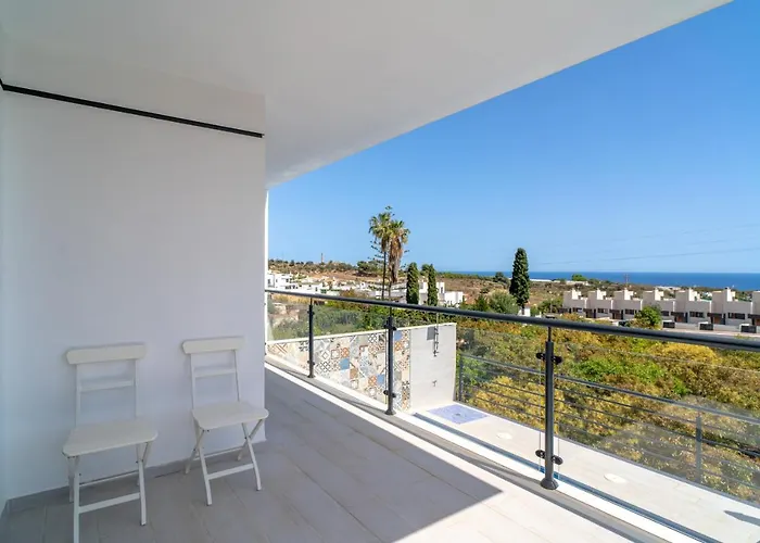 Luxuria Private Pool