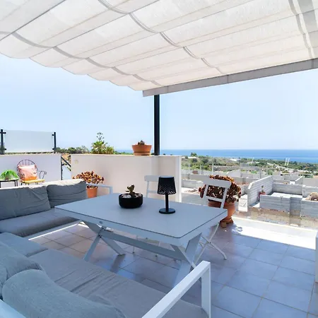 Luxuria Private Pool