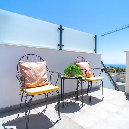 Luxuria Private Pool Villa *