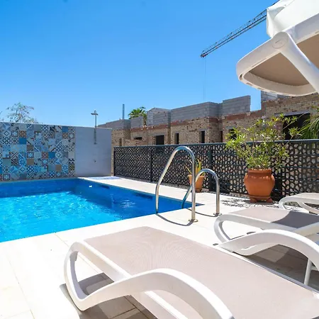 Luxuria Private Pool