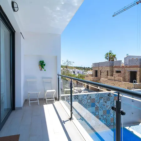 Luxuria Private Pool