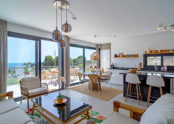 Luxuria Private Pool Villa