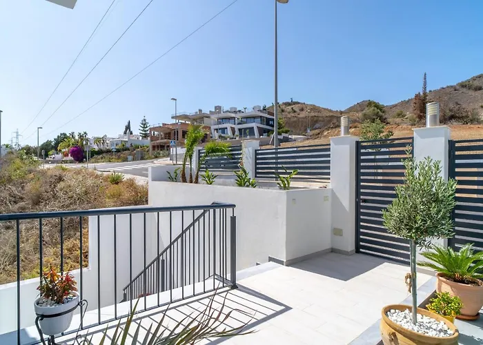 Luxuria Private Pool Villa