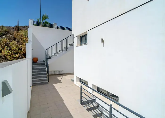 Luxuria Private Pool Vila *